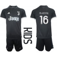 Dječji Nogometni Dres Juventus Weston McKennie #16 Rezervni 2023-24 Kratak Rukav (+ Kratke hlače)